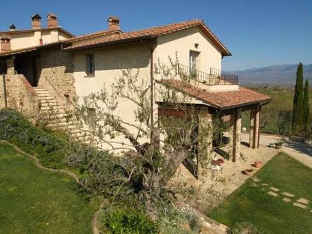 Villa Indipendente in vendita a Civitella in Val di Chiana, Pieve A Maiano