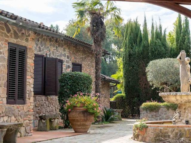 Villa Indipendente in vendita a Civitella in Val di Chiana, Pieve Al Toppo