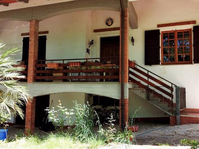 Villa Indipendente in vendita a Civitella in Val di Chiana, Albergo