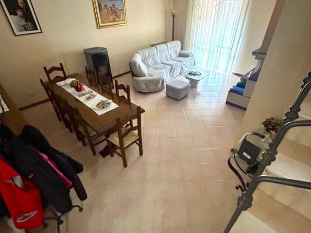 Villa Indipendente in vendita a Civitella in Val di Chiana, Viciomaggio