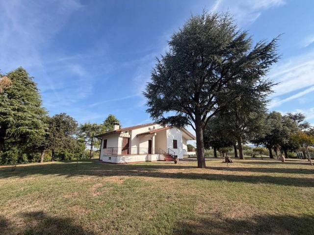 Villa Indipendente in vendita a Tegoleto, Arezzo