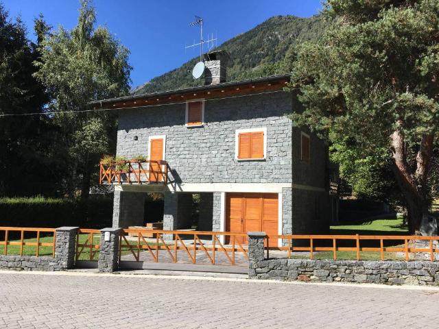 Villa Indipendente in vendita a Civo, Lombardia