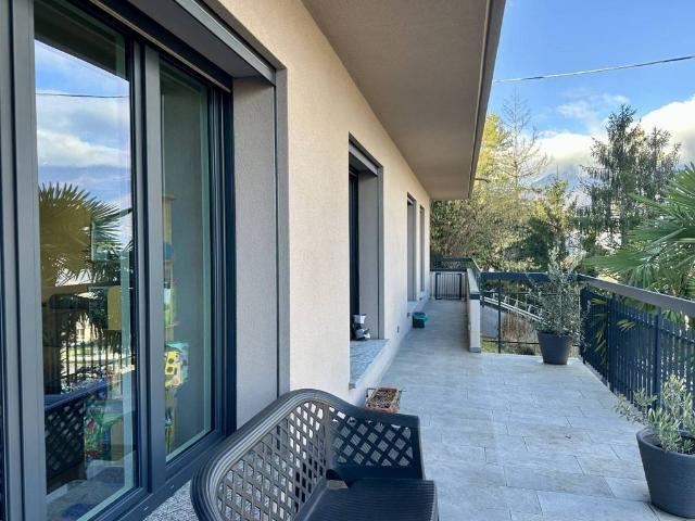 Villa Indipendente in vendita a Osteno, Claino con Osteno