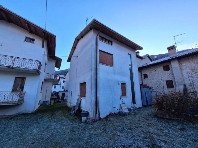 Villa Indipendente in vendita a Claut, Friuli-Venezia Giulia