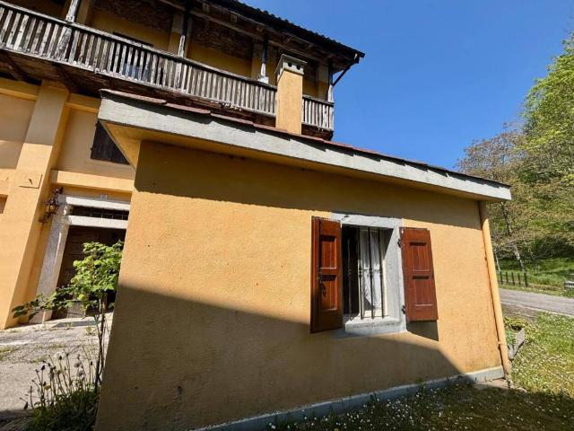 Villa Indipendente in vendita a Clauzetto, Friuli-Venezia Giulia