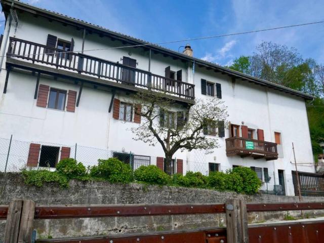 Villa Indipendente in vendita a Clauzetto, Friuli-Venezia Giulia