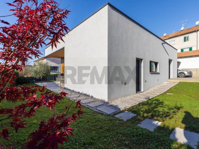 Villa Indipendente in vendita a Comunità Montana del Piambello, Clivio