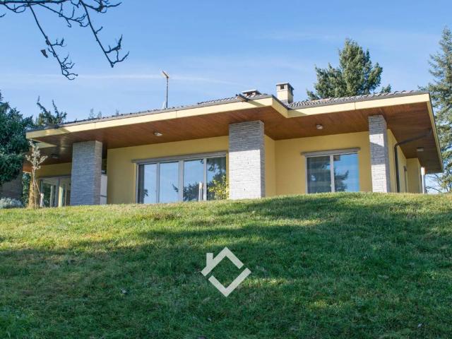 Villa Indipendente in vendita a Comunità Montana del Piambello, Clivio