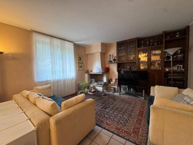 Villa Indipendente in vendita a Clusone, Lombardia