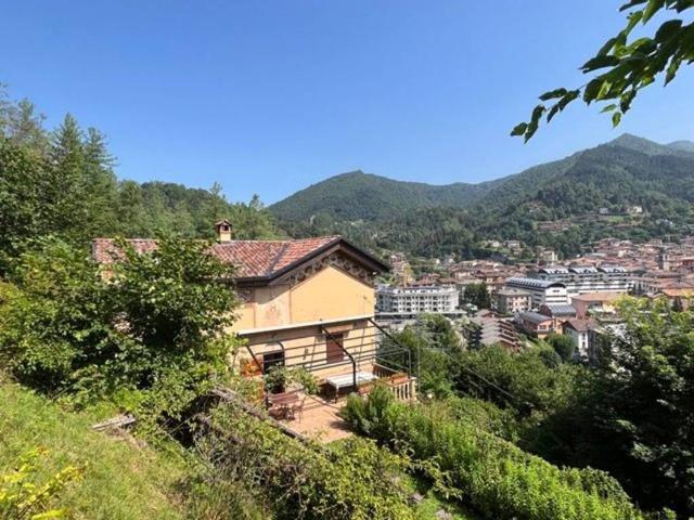 Villa Indipendente in vendita a Clusone, Lombardia
