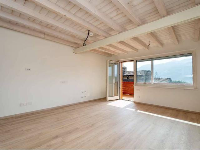 Villa Indipendente in vendita a Clusone, Lombardia