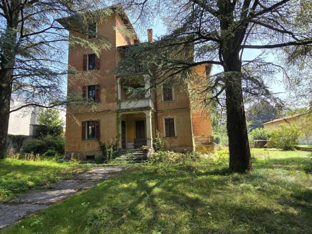 Villa Indipendente in vendita a Clusone, Lombardia