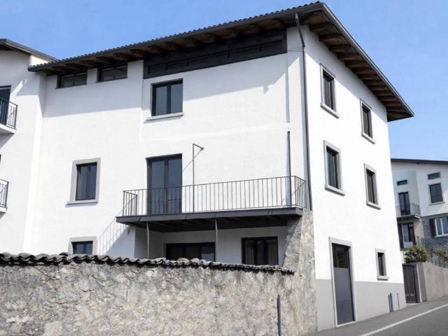 Villa Indipendente in vendita a Clusone, Lombardia