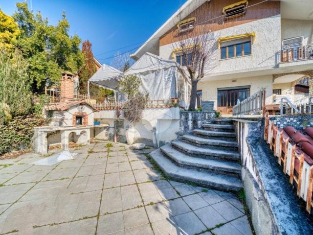Villa Indipendente in vendita a Ruadamonte, Piemonte