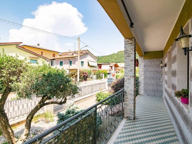 Villa Indipendente in vendita a Coccaglio, Lombardia