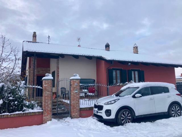 Villa Indipendente in vendita a Piemonte, Asti