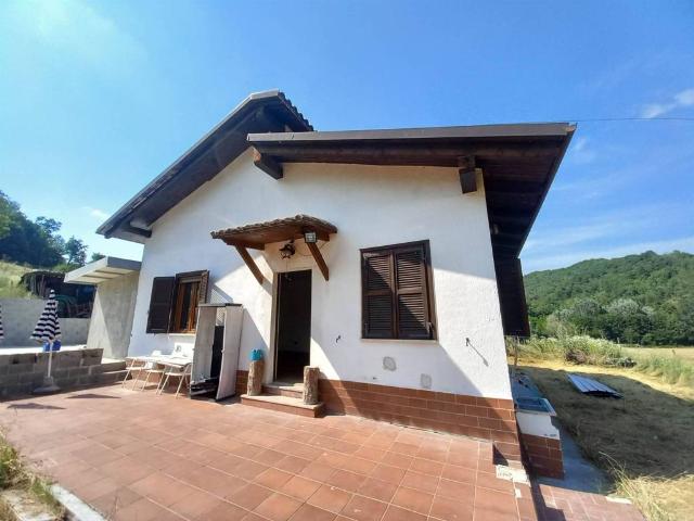 Villa Indipendente in vendita a Piemonte, Asti