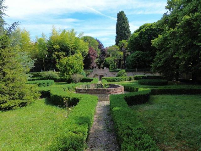 Villa Indipendente in vendita a Piemonte, Asti
