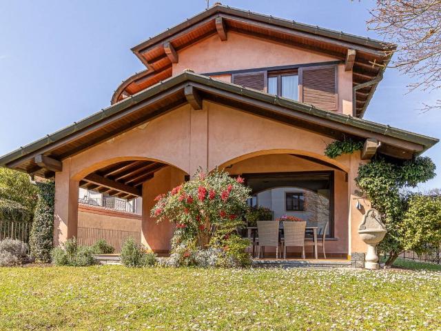 Villa Indipendente in vendita a Comunità Montana Valli del Verbano, Trevisago