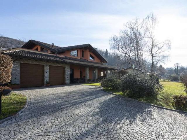 Villa Indipendente in vendita a Trevisago, Cocquio Trevisago