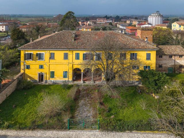 Villa Indipendente in vendita a Codevilla, Lombardia