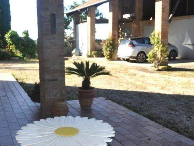 Villa Indipendente in vendita a Codevilla, Lombardia