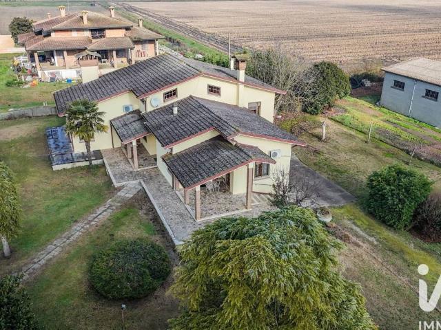 Villa Indipendente in vendita a Mezzogoro, Codigoro