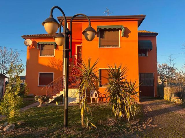 Villa Indipendente in vendita a Unione Delta del Po, Codigoro
