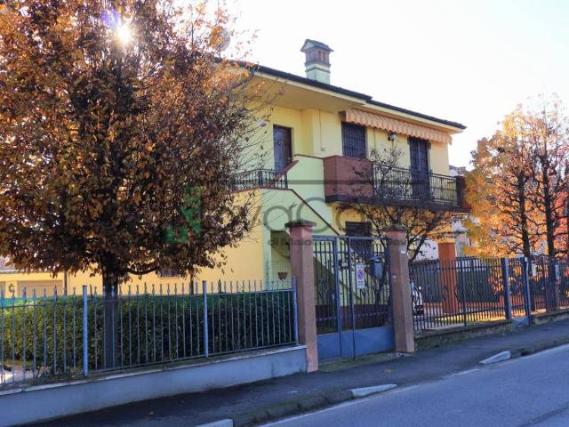 Villa Indipendente in vendita a Codogno, Lombardia