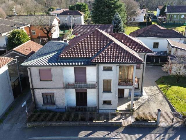 Villa Indipendente in vendita a Cogliate, Lombardia