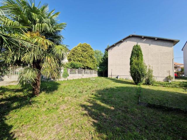 Villa Indipendente in vendita a Cogliate, Lombardia