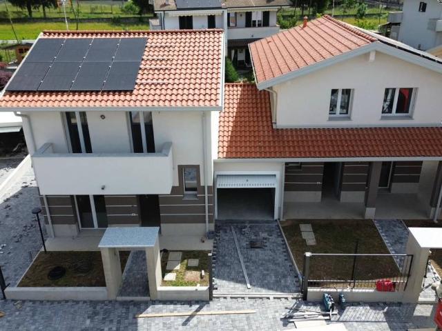 Villa Indipendente in vendita a Cogliate, Lombardia