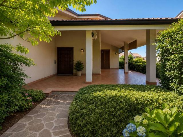 Villa Indipendente in vendita a Cogliate, Lombardia