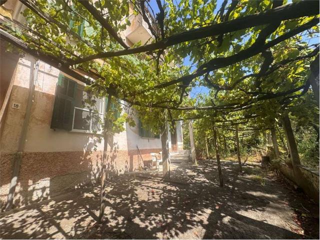 Villa Indipendente in vendita a Cogoleto, Liguria