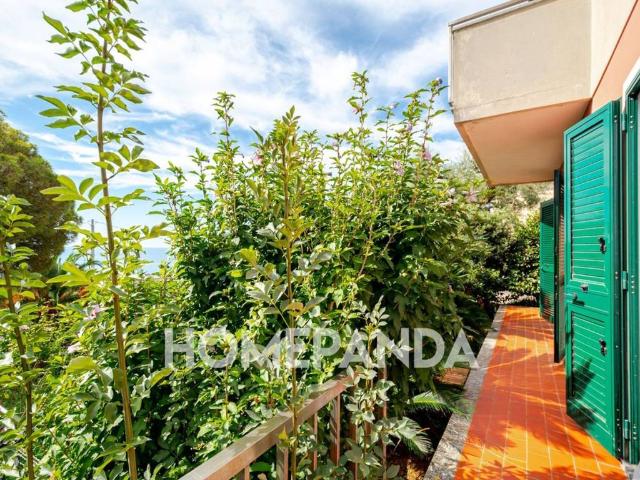 Villa Indipendente in vendita a Cogoleto, Liguria