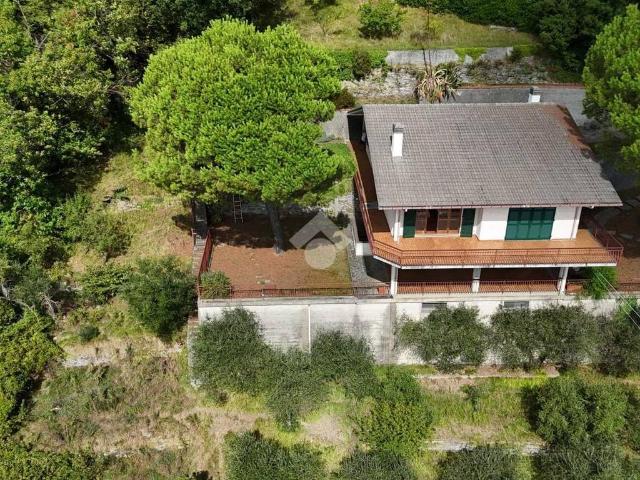 Villa Indipendente in vendita a Cogorno, Liguria