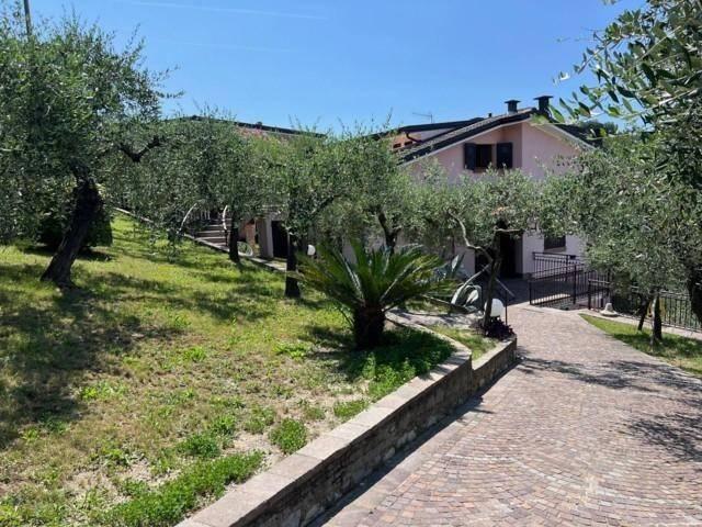 Villa Indipendente in vendita a Condominio Il Poggio, San Salvatore