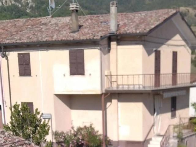 Villa Schiera in vendita a Coli, Reggio Emilia
