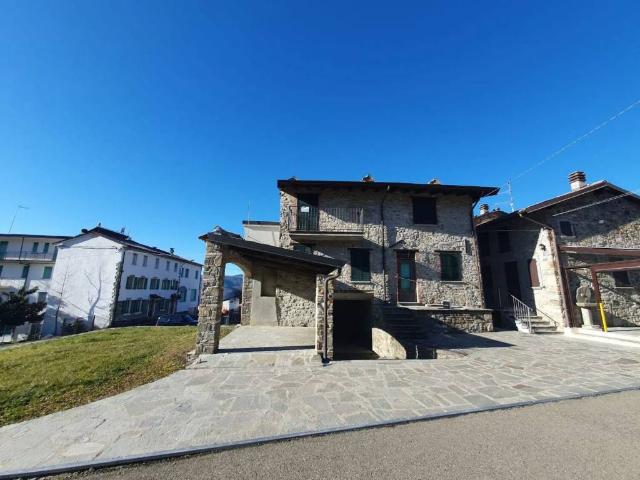 Villa Indipendente in vendita a Coli, Reggio Emilia