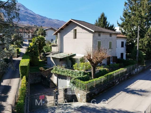 Villa Indipendente in vendita a Colico, Lombardia