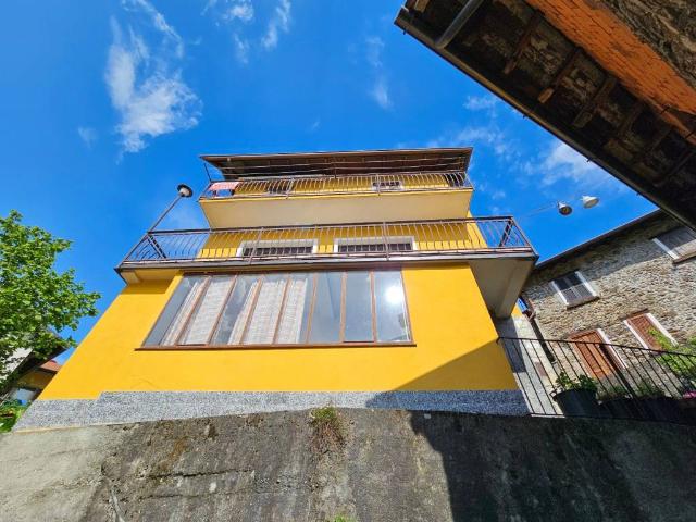 Villa Indipendente in vendita a Dorio, Lombardia