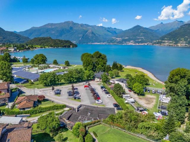 Villa Indipendente in vendita a Roccolo, Colico