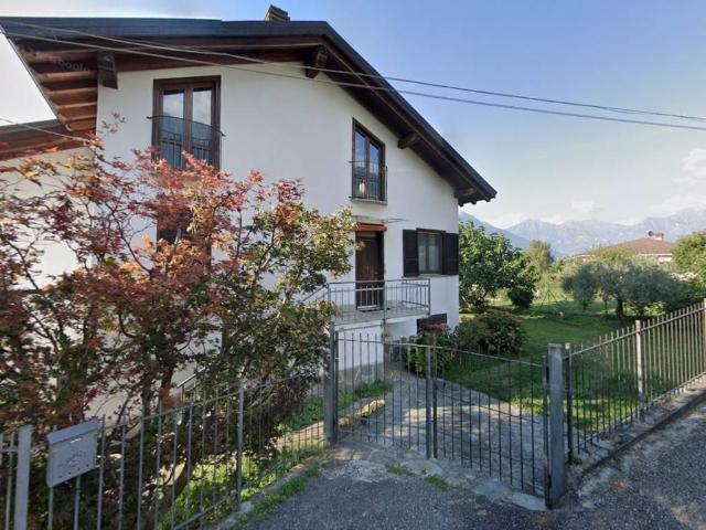 Villa Indipendente in vendita a Laghetto, Colico
