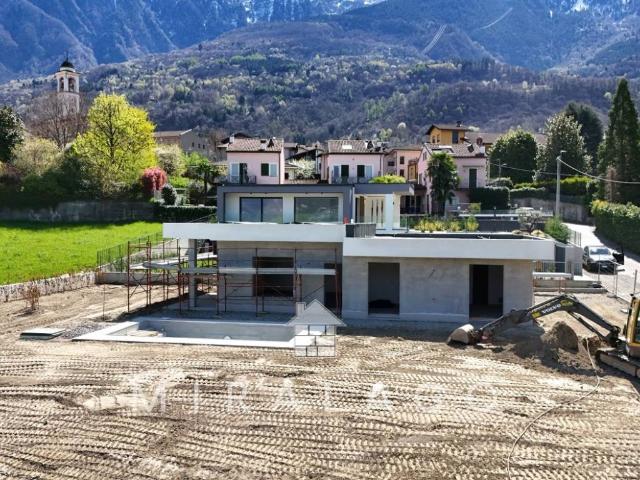 Villa Indipendente in vendita a Villatico, Colico