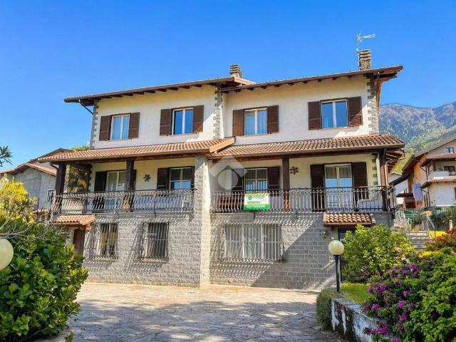 Villa Indipendente in vendita a Laghetto, Colico