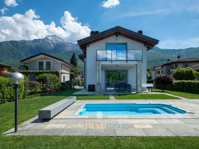 Villa Indipendente in vendita a Laghetto, Colico