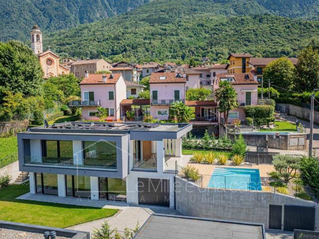 Villa Indipendente in vendita a Villatico, Colico