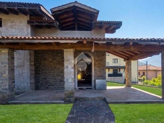 Villa Indipendente in vendita a Laghetto, Colico