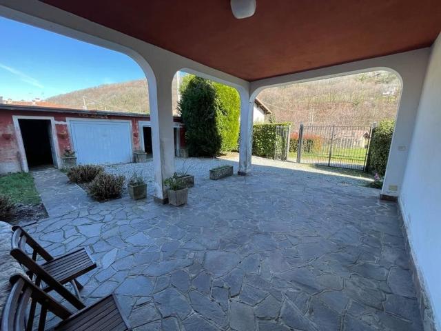 Villa Indipendente in vendita a Colle Brianza, Lombardia