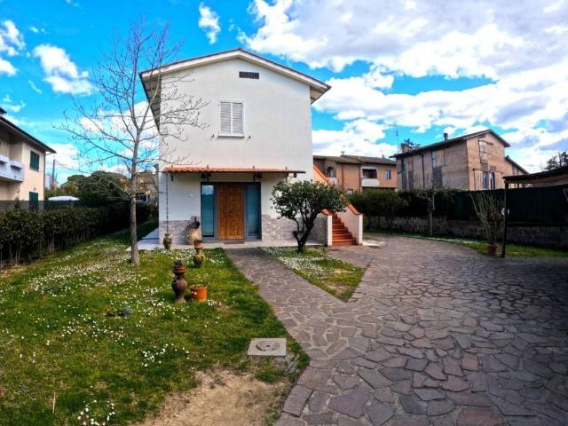 Villa Indipendente in vendita a Colle Di Val D'elsa, Toscana